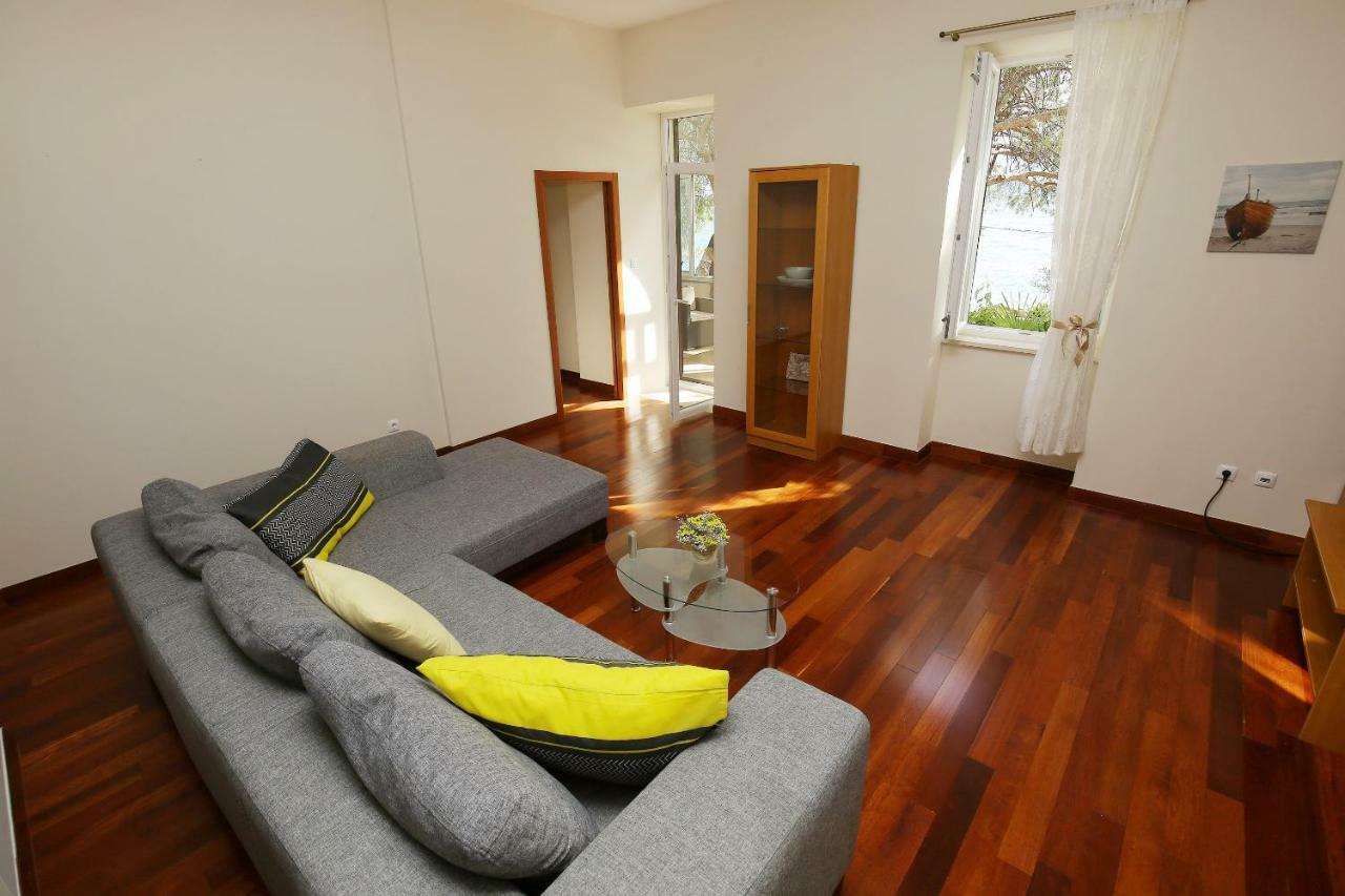 Seafront Beach Apartment - Directly At The Beach Zadar Exteriör bild