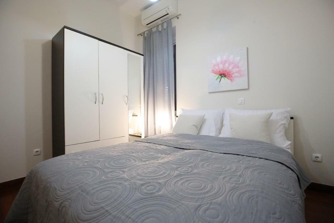 Seafront Beach Apartment - Directly At The Beach Zadar Exteriör bild