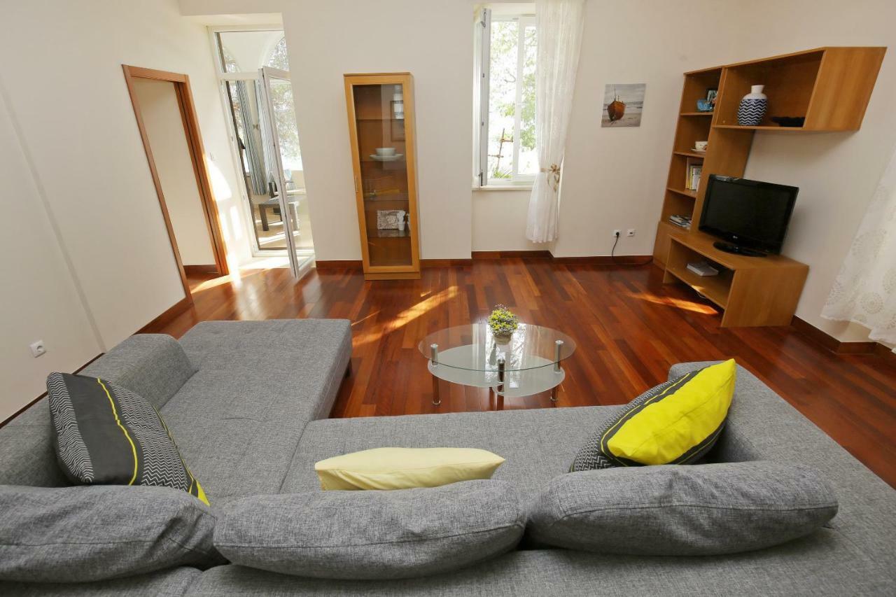 Seafront Beach Apartment - Directly At The Beach Zadar Exteriör bild