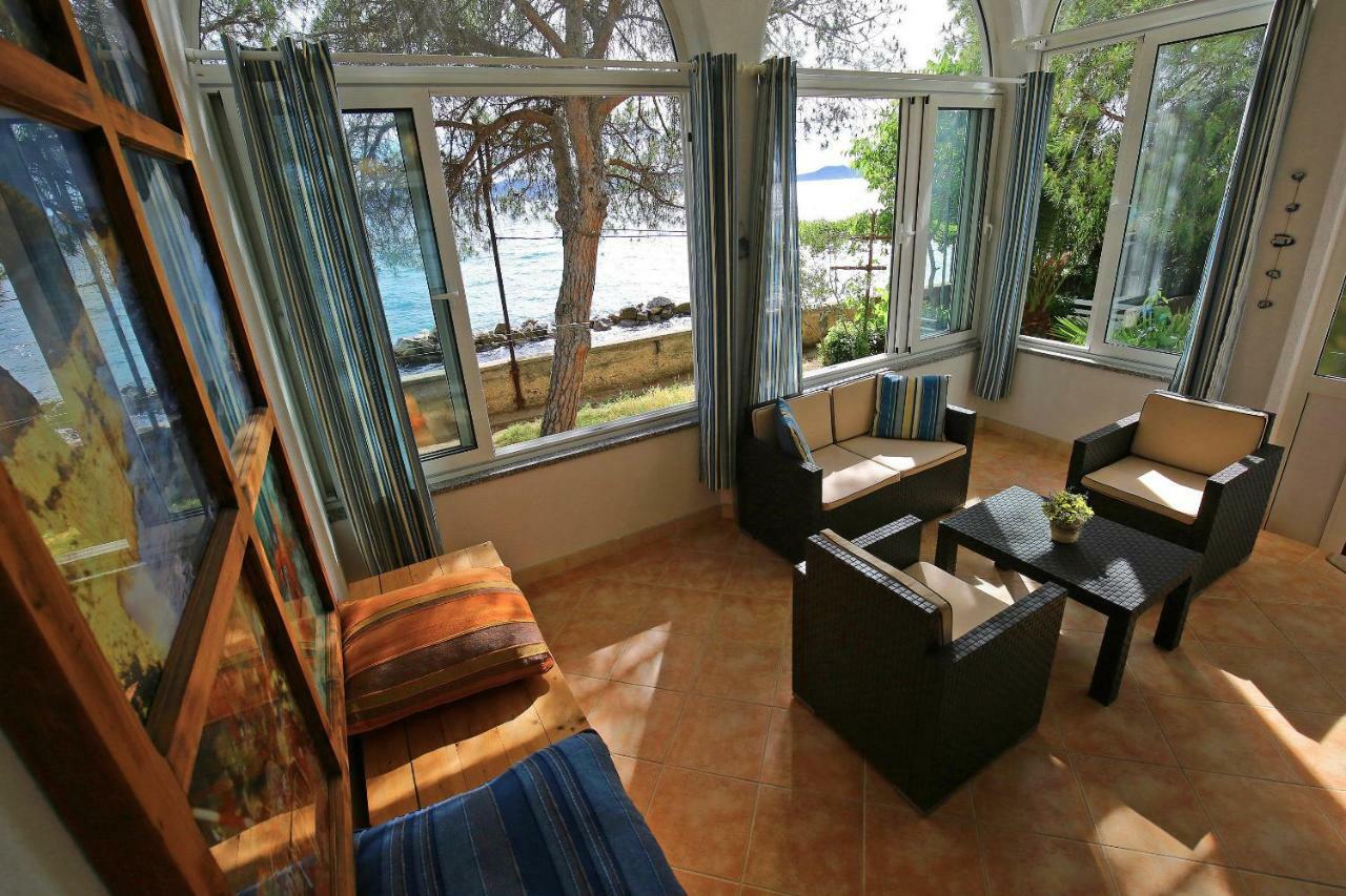 Seafront Beach Apartment - Directly At The Beach Zadar Exteriör bild