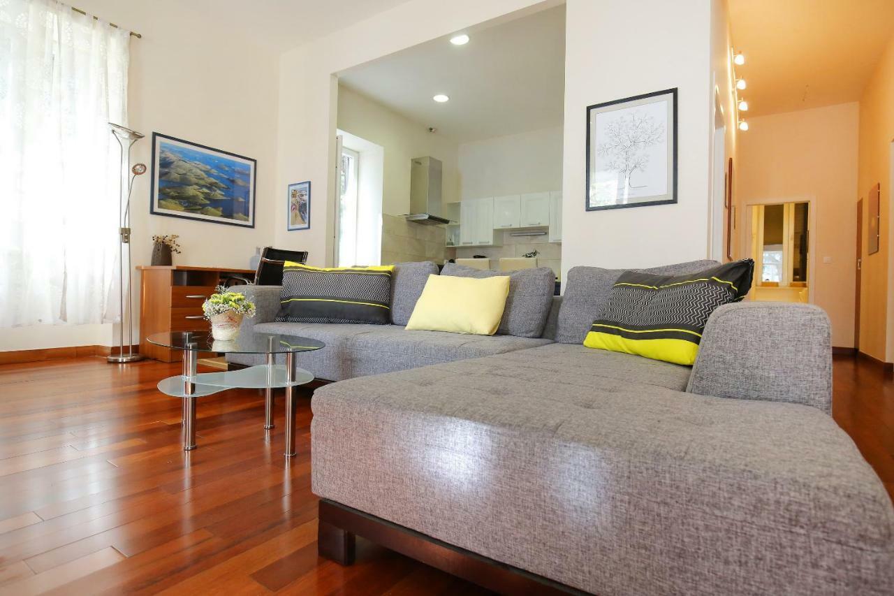 Seafront Beach Apartment - Directly At The Beach Zadar Exteriör bild